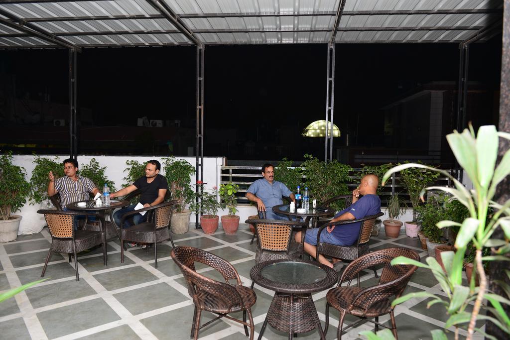 Hotel Cabana @ Pahar Ganj Neu-Delhi Exterior foto