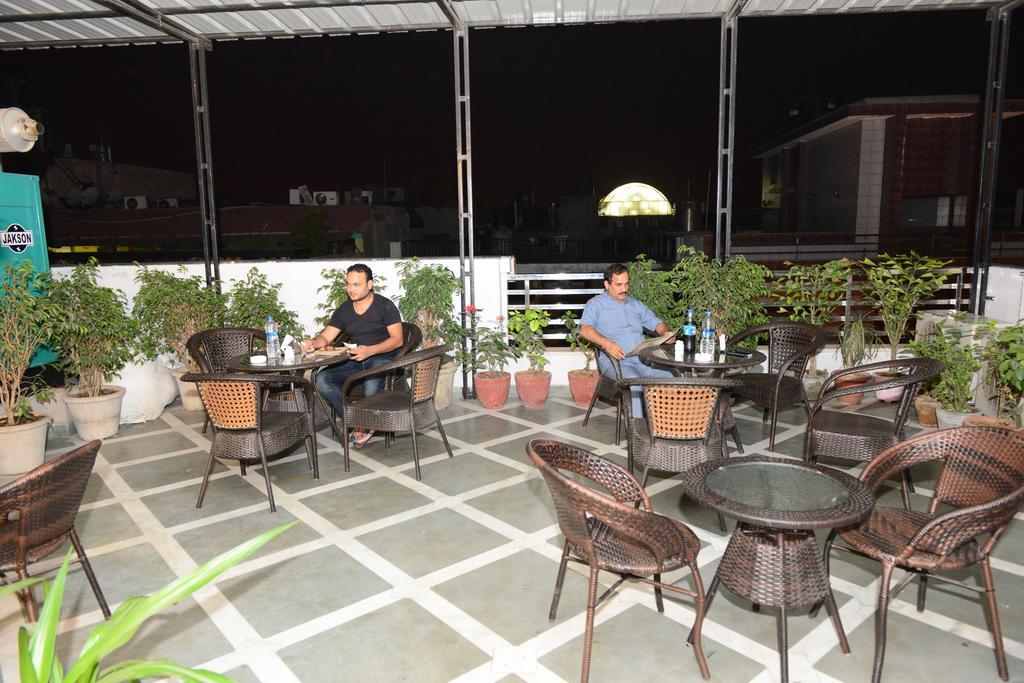 Hotel Cabana @ Pahar Ganj Neu-Delhi Exterior foto