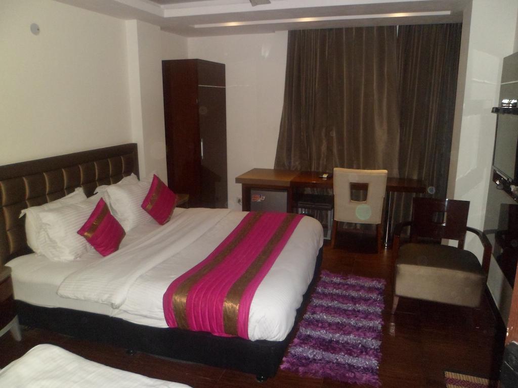 Hotel Cabana @ Pahar Ganj Neu-Delhi Exterior foto