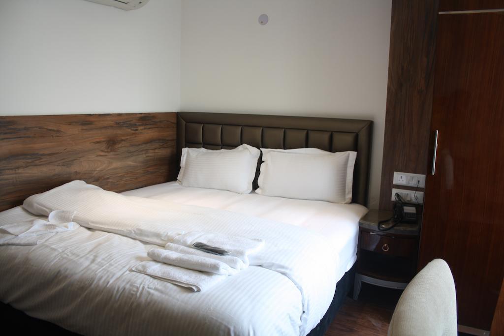 Hotel Cabana @ Pahar Ganj Neu-Delhi Zimmer foto