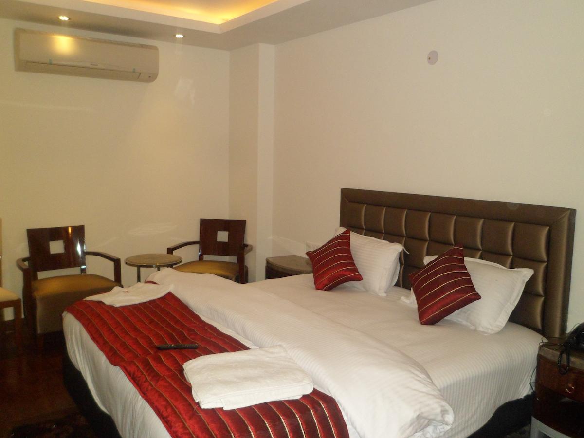Hotel Cabana @ Pahar Ganj Neu-Delhi Zimmer foto