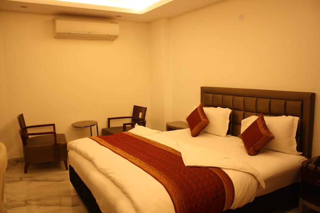 Hotel Cabana @ Pahar Ganj Neu-Delhi Zimmer foto