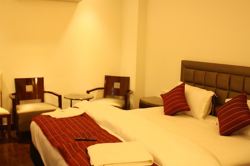 Hotel Cabana @ Pahar Ganj Neu-Delhi Zimmer foto